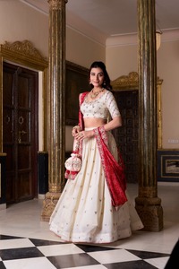 Nouvelle belle soie Vichitra Lehenga avec paillettes exquises et broderie de fil mariage lehenga - Product Image 2