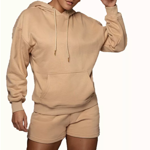 Vente en gros de pulls de survêtement pour femmes LOGO personnalisé sweats à capuche et shorts pour femmes ensembles 2 pièces sweat à capuche en coton et polaire pour femmes - Product Image 1