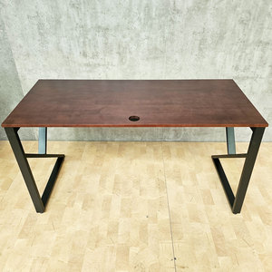 Escritorio Moderno Minimalista KConcept HBKC003 de 140x60cm, Muebles de Oficina con Patas de Hierro Ensambladas para Uso en Dormitorio - Product Image 6