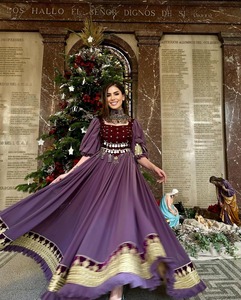 Robe longue vintage en mousseline brodée traditionnelle pour filles colorées, artisanat haut de gamme fait main pour les mariages et les soirées festives - Product Image 2