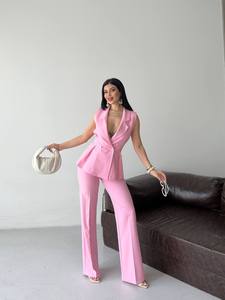 Ensemble de costume rose pour femme, blazer sans manches avec boutons, pantalon long, tenue de cérémonie, style printemps, col cranté, tissu satiné - Product Image 4