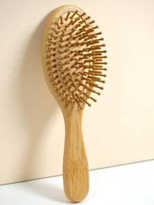 Cepillo de pelo de bambú hecho a mano, ecológico y construido para uso diario VIET FARGIMEX - Product Image 3