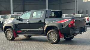 NUEVO TOYOTA HILUX GR SPORT 2026 DOBLE CABINA 4 PUERTAS 4.0L GASOLINA 6 CILINDROS TRANSMISIÓN AUTOMÁTICA TURBO PANORÁMICO - Product Image 3