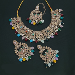 Ensemble de collier ras du cou en pierre de cristal plaqué or Glam Bijoux de déclaration élégants pour les mariages, les fêtes et les looks ethniques - Product Image 5