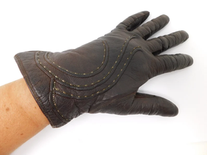 Vente en gros de gants vintage en cuir de vachette de haute qualité fabriqués à la main doux et chauds gants de mode rétro élégants pour les sports d'hiver - Product Image 3