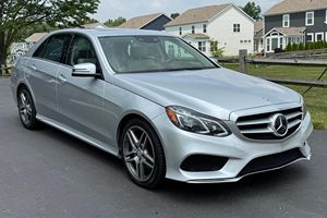 Mercedes-Benz E400 4Matic Sedán 2016 en Buen Estado - Product Image 2