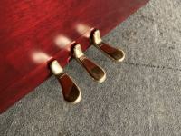 Piano droit KAWAI KL705 d'occasion de qualité supérieure Grain de bois d'acajou rouge pour un usage professionnel Ton chaud et arrondi Style vintage