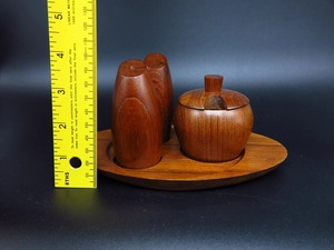 ชุดเครื่องปรุงบนโต๊ะอาหาร ชุดเก็บเครื่องเทศไม้สักแบบเรียบง่าย พร้อมถาดจัดเก็บที่เข้าชุด ที่ใส่เกลือ พริกไทย วาซาบิ ทำจากไม้สัก - Product Image 6