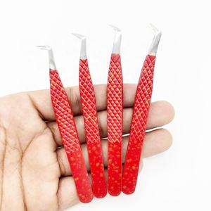 คีมหนีบขนตาสแตนเลสสีแดงเคลือบด้วยผงออกแบบโลโก้ได้ตามต้องการมีเพชรแหลมสีทองประกายออกแบบอย่างยั่งยืน - Product Image 4