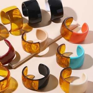 Brazalete de Resina Geométrico Semicircular de Moda, Joyería Hecha a Mano de Alta Calidad, Brazalete Ancho y Grueso de Color Ámbar Marrón Beige para Mujer - Product Image 3