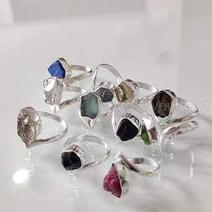 Anillo de Piedras Preciosas en Bruto para Mujer, Anillo de Plata de Ley 925 con Amatista Natural, Piedra Lunar, Rubí y Granate - Product Image 4