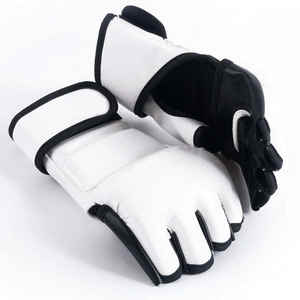Guantes MMA de cuero de vaca profesional de alta calidad Guantes de boxeo personalizables para deportes al aire libre-Muay Thai Boxing Waseem Impex - Product Image 2