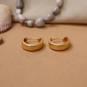 Pendientes Rectangulares con Baño de Oro y Textura para Mujer, Modernos, Religiosos, para Fiestas, con Cuarzo, Perla, Diamante y Circonita - Product Image 1