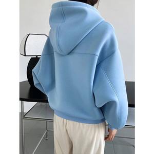 Fabricant de sweats à capuche 100% en coton personnalisés adaptés aux hommes et aux femmes pulls à capuche courts surdimensionnés pour femmes - Product Image 4