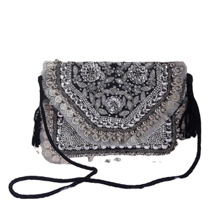 Bolso de Mano Bohemio Revival Nomadic Heritage, Bolso Textil Artesanal, Bordado Cultural, Venta Caliente, Artesanía de Lujo, Bodas, Qatar - Product Image 1