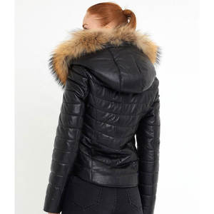 Veste matelassée pour femme en cuir d'agneau véritable noir avec design matelassé Capuche en fourrure de renard véritable Manteau d'hiver chaud - Product Image 5
