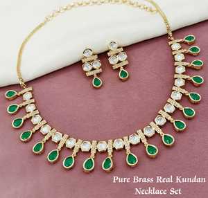 Conjunto de Collar Kundan Vjoshijewels Premium para Mujer, Pendientes, Conjunto de Joyería Tradicional India para Bodas, Fiestas y Uso Diario - Product Image 1