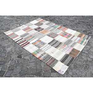 Grand tapis turc de 5,5 x 7,4 pieds, tapis vintage, tapis en laine gris et blanc à motifs patchwork - Product Image 4