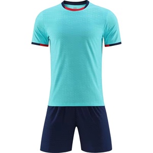 Fournisseur direct d'usine, uniformes de football confortables pour adultes, haute qualité, personnalisables, tissu 100% polyester, design personnalisé pour l'équipe - Product Image 2