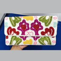 Pochette vintage bohème de créateur, ornée de perles faites à la main, motif écossais abstrait, fermeture à bouton, élégante, pour femme, idéale pour offrir