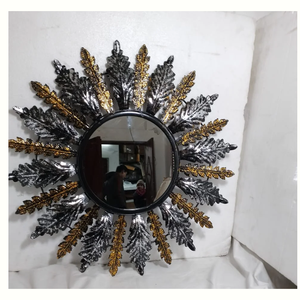 Espejo de pared decorativo de alta venta para el interior del hogar y del hotel Hermoso diseño de marco de metal Ideal para espejo de decoración moderna con estilo - Product Image 4