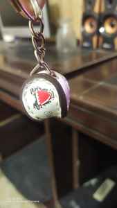 Prix de gros Porte-clés personnalisés en forme de ballons de hurling GAA en cuir PU faits à la main, sport irlandais traditionnel, meilleur cadeau, porte-clés Sliotars - Product Image 2