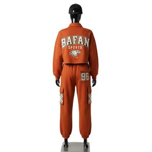 Ensemble haut court et pantalon pour femme, hiver, coton polyester molletonné premium 300 GSM, couleur unie, logo appliqué. - Product Image 2