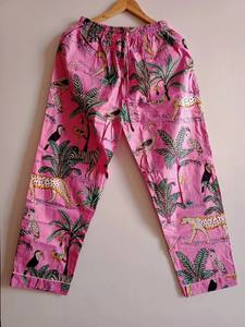 Pijamas sexis con cuello en V para mujer Beautiful Pink Safari Jungle Animal Prints 100% algodón orgánico Cierre con cordón Ropa de dormir - Product Image 3