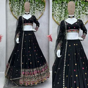 Lehengha Choli traditionnel en tissu fausse georgette avec fil et séquence Tailles de travail jusqu'à 44 pour les fêtes - Product Image 1