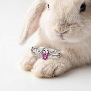 Anillo Personalizado Jeulia Petland con Grabado de Conejito y Piedra de Nacimiento en Oro Rosa - Product Image 3
