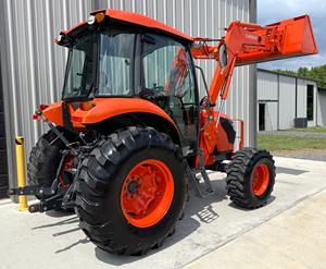 Tractor de Ruedas 4x4 M6060 de 60 CV de 2019 con Cargador de Enganche Rápido y Cucharón, Bomba de Motor y Transmisión de Engranajes, Solo 383 Horas - Product Image 4