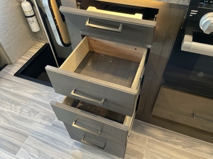 Caravane de voyage miniature Thor Four Winds 22E 2024, légère, imperméable, pliable, extensible, moderne, pour 4 personnes - Product Image 5