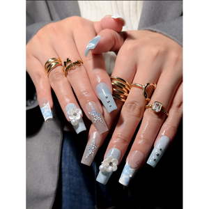 Winter Breeze Press on Nail : Design d'ongles sur le thème de l'hiver pour des tenues hivernales élégantes - Product Image 4