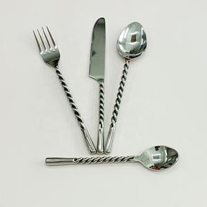 Juego de cubiertos de plata de acero inoxidable pulido estilo occidental con mango de diseño trenzado, alta calidad, para el hogar - Product Image 1