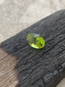 Certified Natural <b>Peridot</b> Oval Cut Stone With Good Color and Luster Quality Loose Gemstone For Making Jewelry 6.67 Carat. - Product Image 4