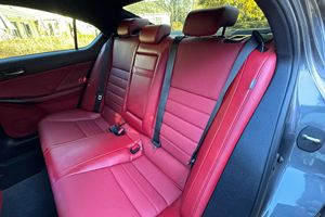 Lexus IS 500 Premium 2023, Gasolina, Bajo Kilometraje - Product Image 5