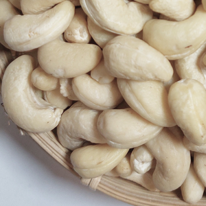 Noix de haute qualité WW180, WW240, WW320 SANTIGO Noix de cajou Noix de cajou W240 Noix de cajou W320 Emballage personnalisé - Product Image 1