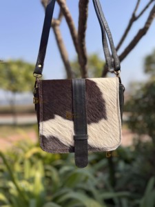 Best-seller Sac à main en cuir de vachette Gypsy Bohemian Vintage Western Sling Bag Multi-Use Messenger Bag Leopard Pattern - Product Image 2