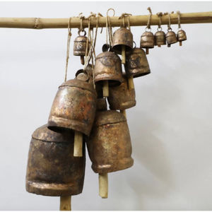 Decoración navideña, campanas colgantes, diseño elegante, decoración dorada para el hogar, campanas de vaca, decoración de jardín interior al mejor precio - Product Image 2