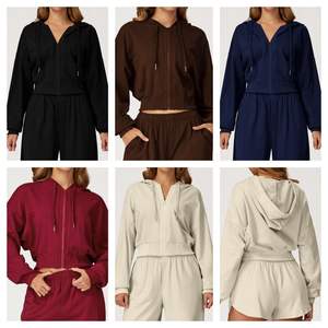 Sweat à capuche zippé pour femme de qualité supérieure, design décontracté pour l'hiver, logo frontal, couleurs et logo personnalisables, 100% coton molleton - Product Image 6