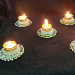 Bougeoir de décoration de table Bougeoir artisanal indien, bougeoir à bougie chauffe-plat en métal Décor de Noël - Product Image 1