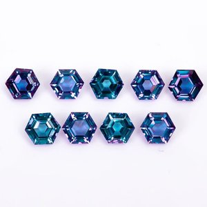 Pierres précieuses en taille Trillion / Triangulaire – Prix & Photos
