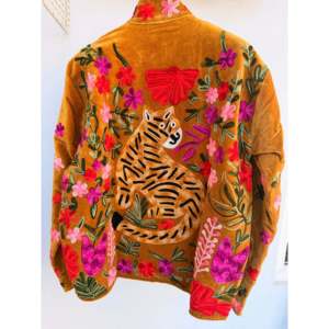 Veste en velours satiné brodée automne/hiver, style Tigre Moutarde, grande taille/XL, doublure en lin, rembourrage en polyester, vêtement d'extérieur doux, style Bohème - Product Image 2