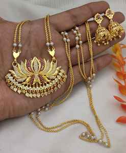 ชุดจี้โซ่โทนสีทองพร้อมชุดสร้อยคอ jhumka แบบสกรูด้านหลังชุดสร้อยคอสวยงามสำหรับผู้หญิงสวมใส่ในงานแต่งงาน - Product Image 3