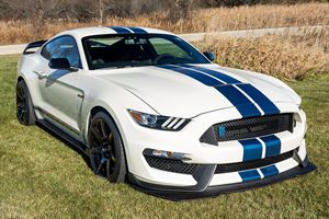 Ford Mustang Shelby GT350R 2020 Usado en Excelentes Condiciones, Transmisión Manual de 6 Velocidades, 1 Dueño, Motor V8, Paquete GT350 Heritage, Sin Modificaciones - Product Image 2