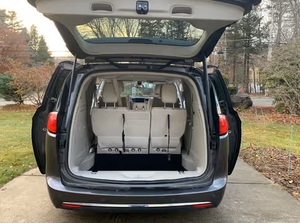 Minivan Chrysler Pacifica Hybrid Touring Plus 2018 Usada, con Volante a la Izquierda/Derecha - Product Image 6