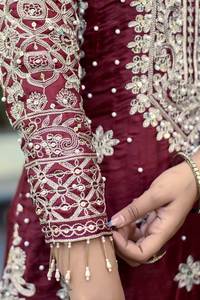 Ensemble de vêtements de fête en soie Gmy avec broderie lourde et travail de séquence de codage, haut en soie Gmy avec broderie et travail de séquence de codage, dupatta - Product Image 3