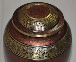 Urne de crémation en cuivre pour cendres humaines Urne funéraire Fabriquée à la main pour cendres adultes urnes faites à la main pour cendres humaines ou animales - Product Image 4