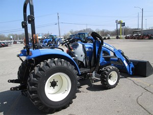 2016 Nuevo Tractor Hollan Boomer 37 - Product Image 4