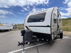 Modelo Usado 2021 F-o-r-e-s-t River R-Pod 180 con Alto Rendimiento y Comodidades Disponible para la Venta - Product Image 4
